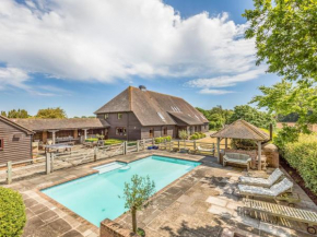 Pass the Keys Large Converted Barn With Pool, Gym and Gardens